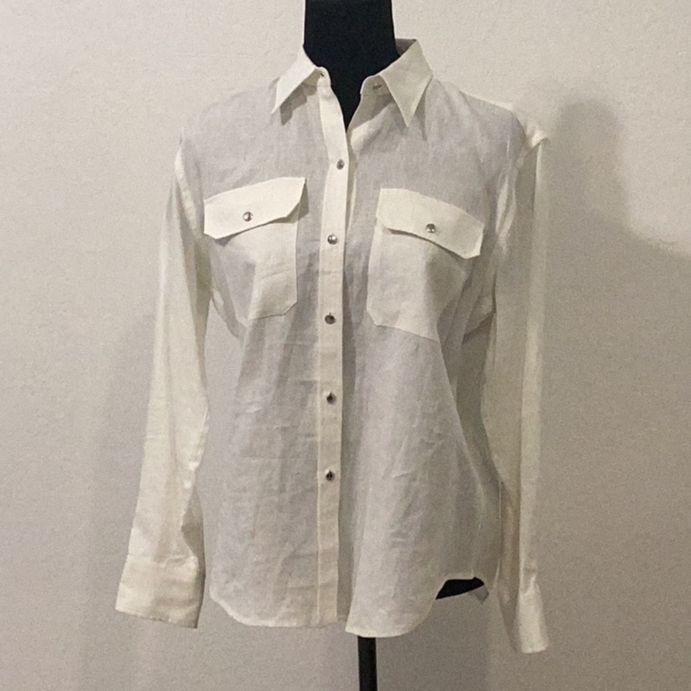 Women’s Ralph Lauren Petite 100% linen shirt button down in a size medium NWOT